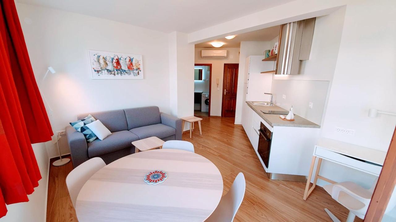 Luxury Apartment - Few Minutes From The Sea Porec Esterno foto